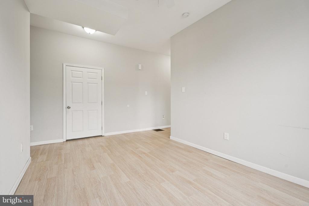 1009 W MAIN STREET