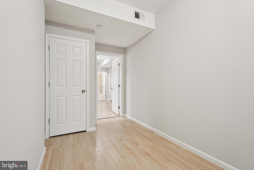1009 W MAIN STREET