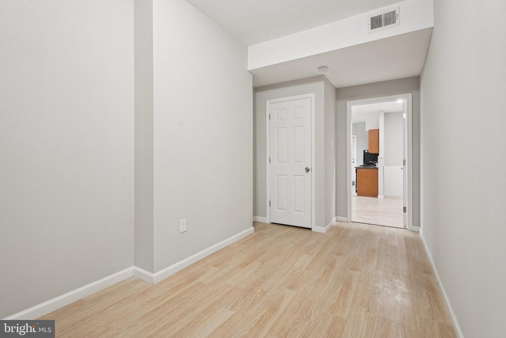 1009 W MAIN STREET