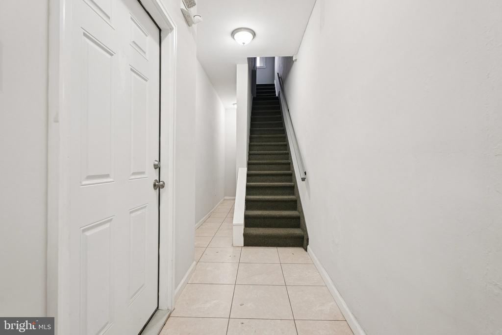 1009 W MAIN STREET