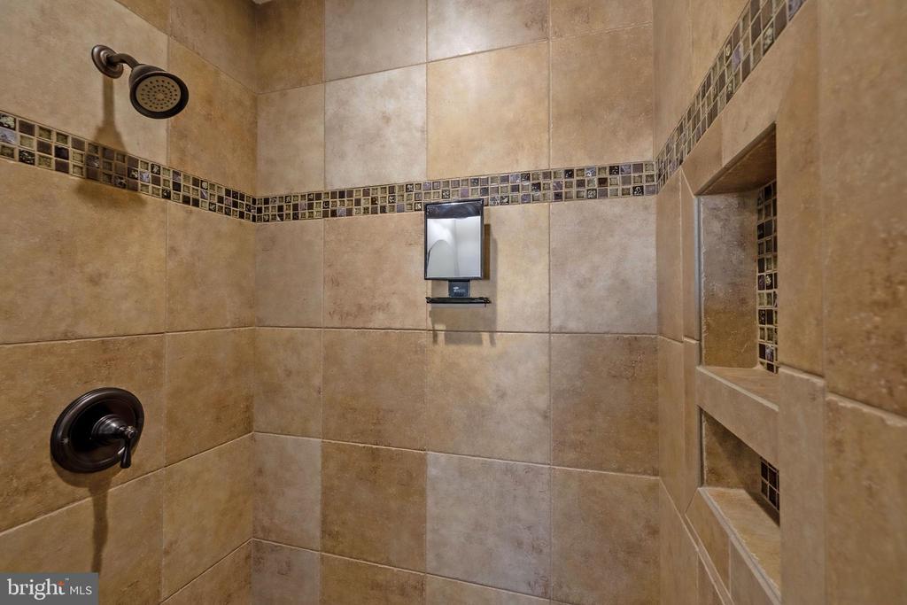 2000 HARVARD DRIVE