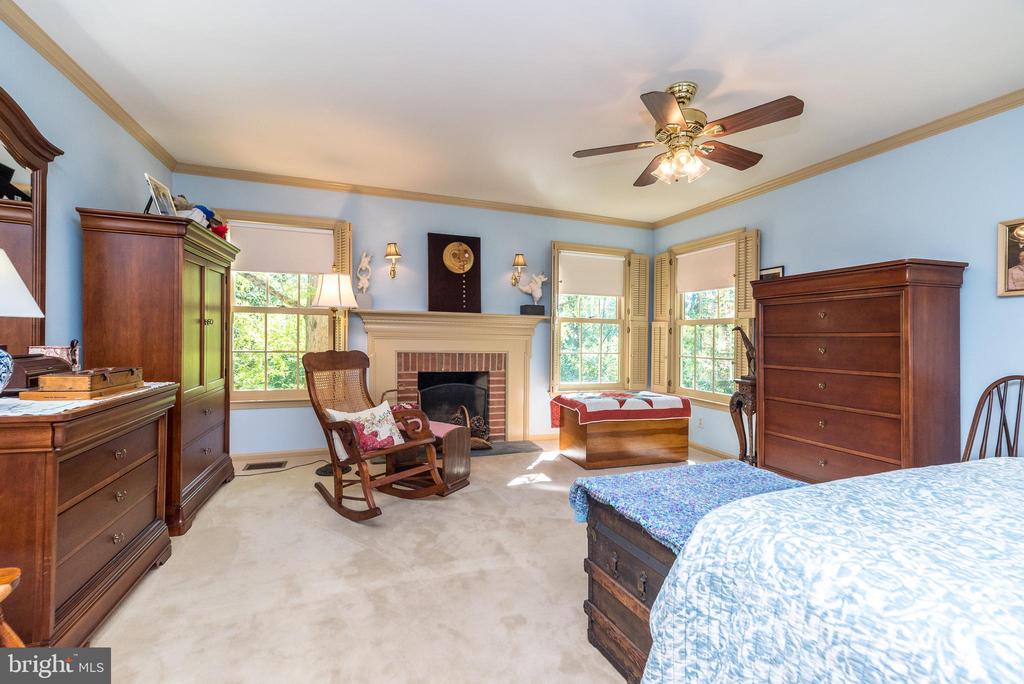 189 FOX RUN ROAD