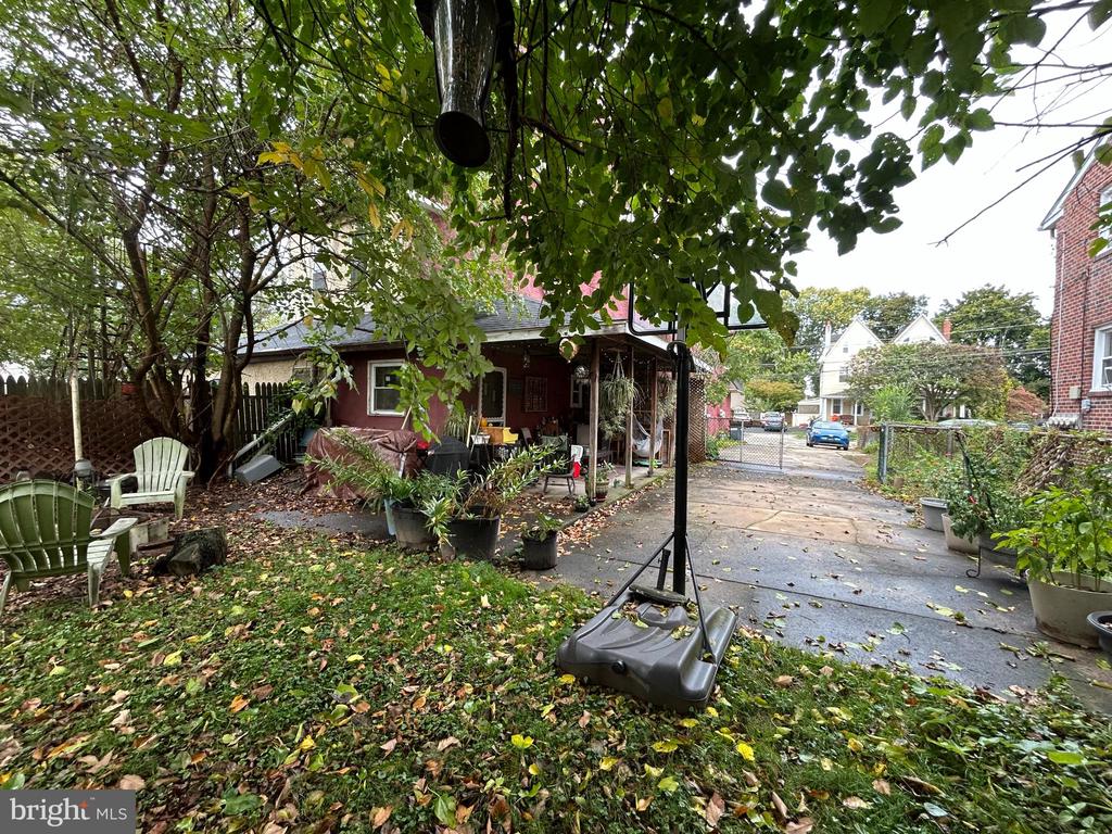238 PLYMOUTH AVENUE