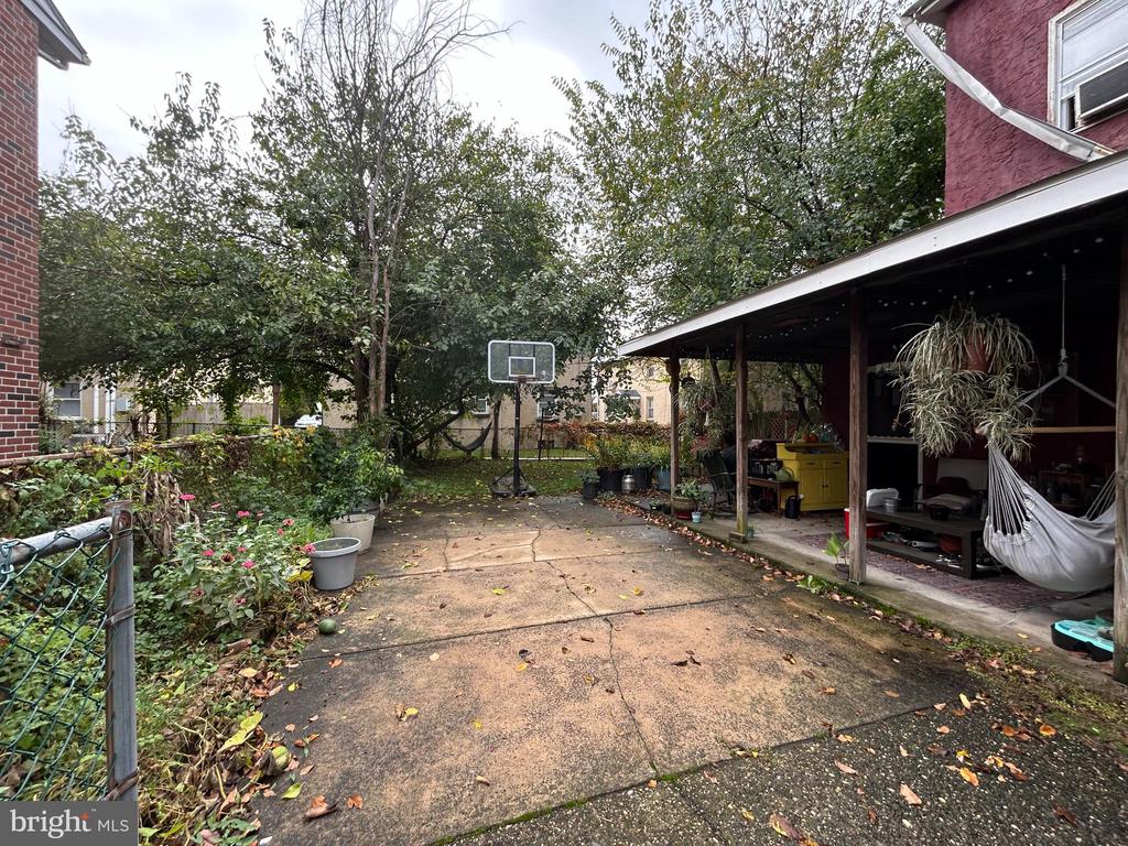 238 PLYMOUTH AVENUE