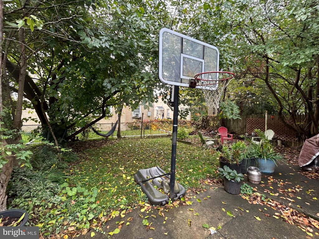238 PLYMOUTH AVENUE