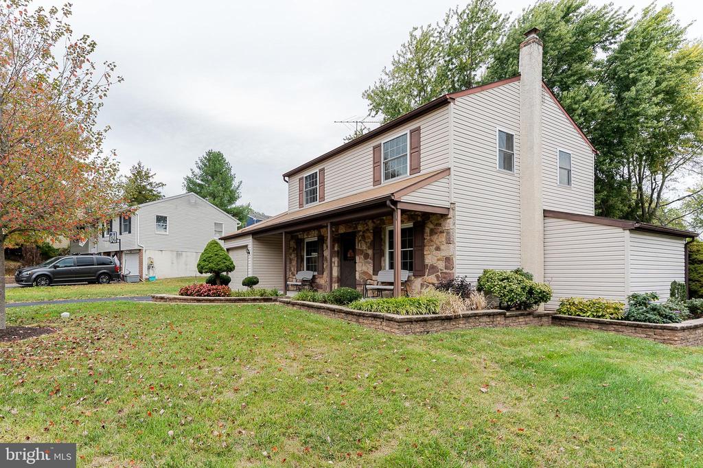 1036 EDGEWOOD DRIVE