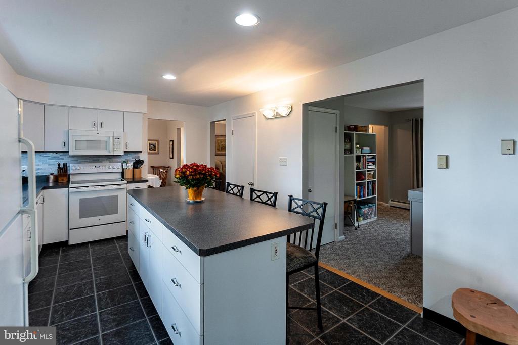 1036 EDGEWOOD DRIVE