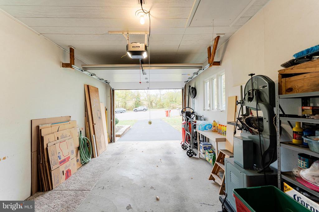 1036 EDGEWOOD DRIVE
