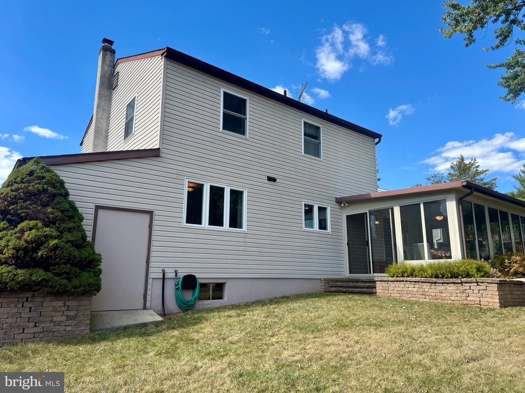 1036 EDGEWOOD DRIVE
