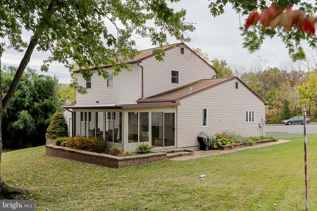 1036 EDGEWOOD DRIVE