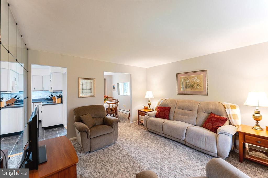 1036 EDGEWOOD DRIVE