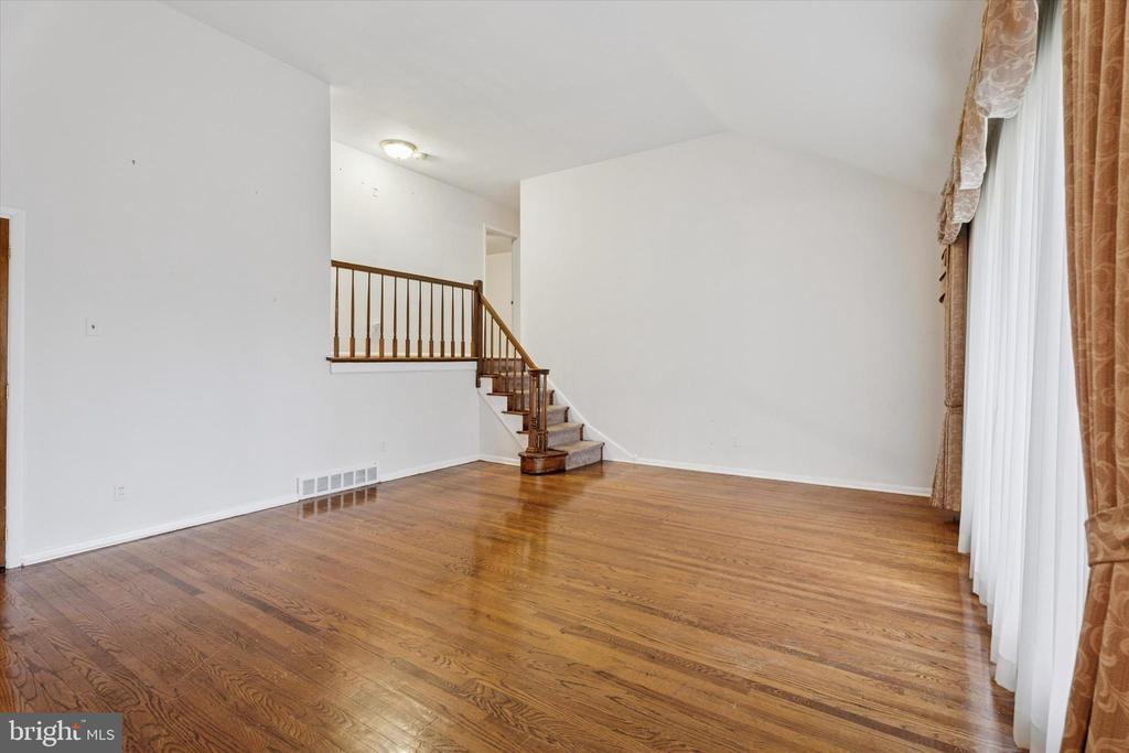 1228 IMPERIAL ROAD