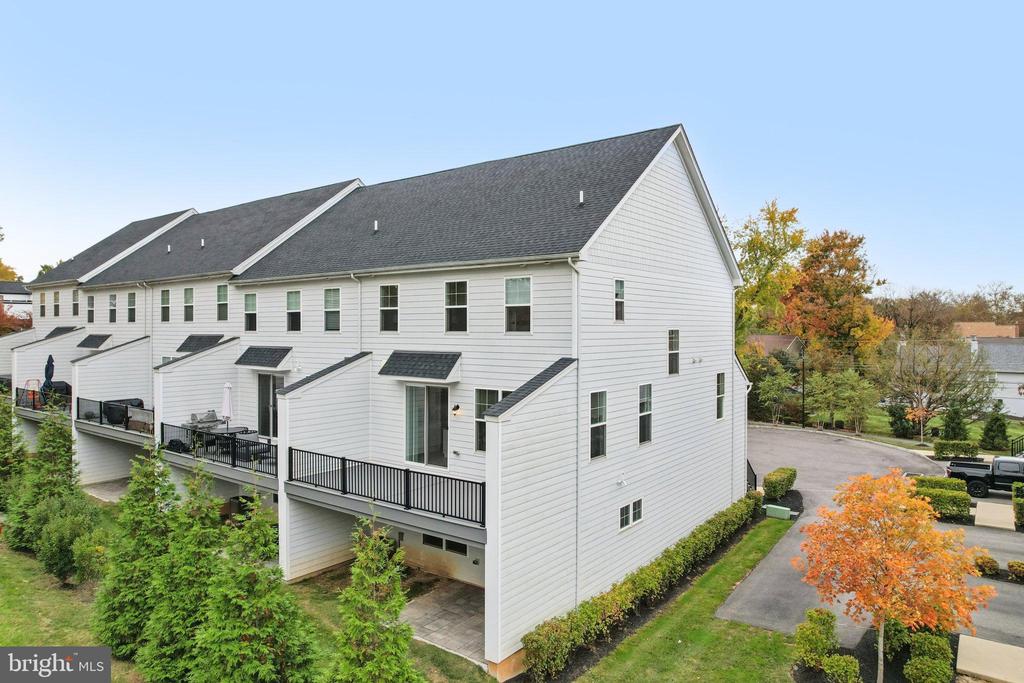 4109 ADDISON COURT