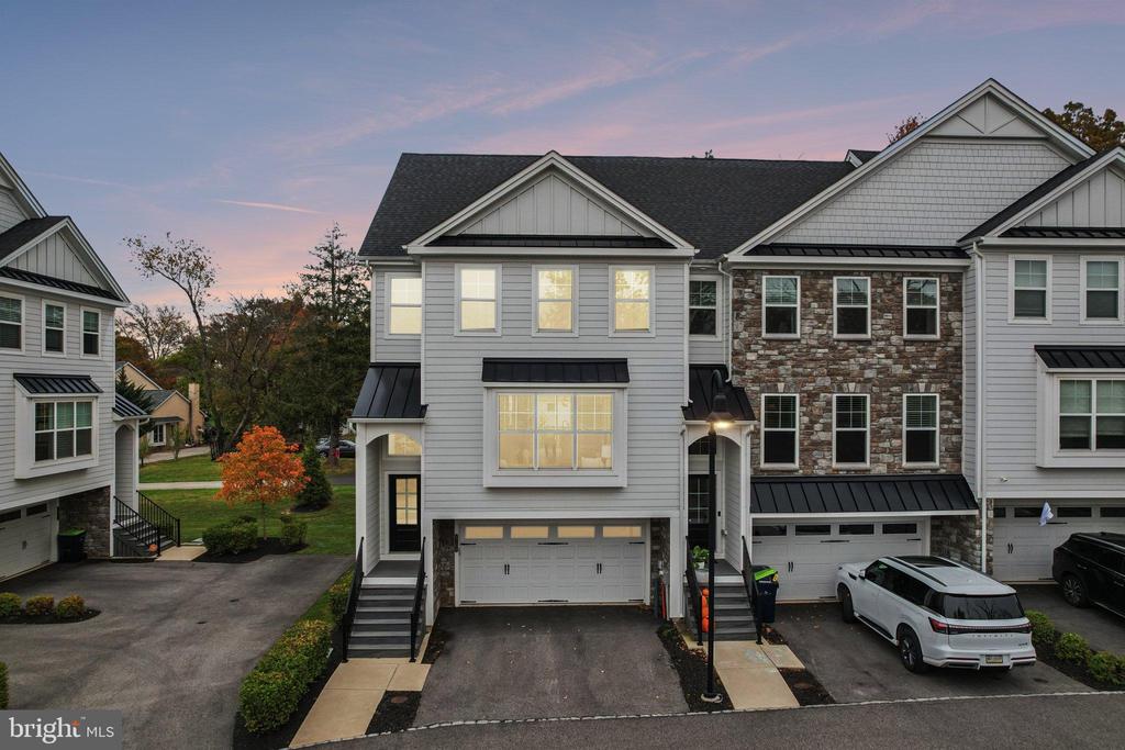 4109 ADDISON COURT