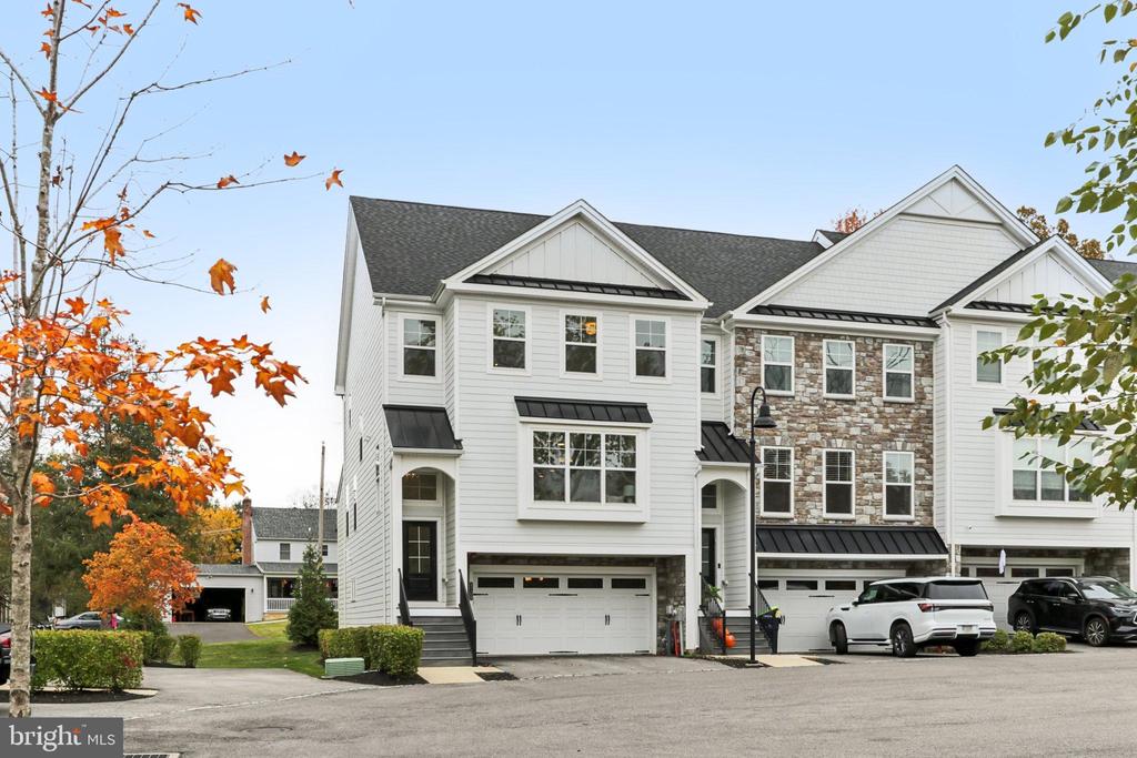 4109 ADDISON COURT