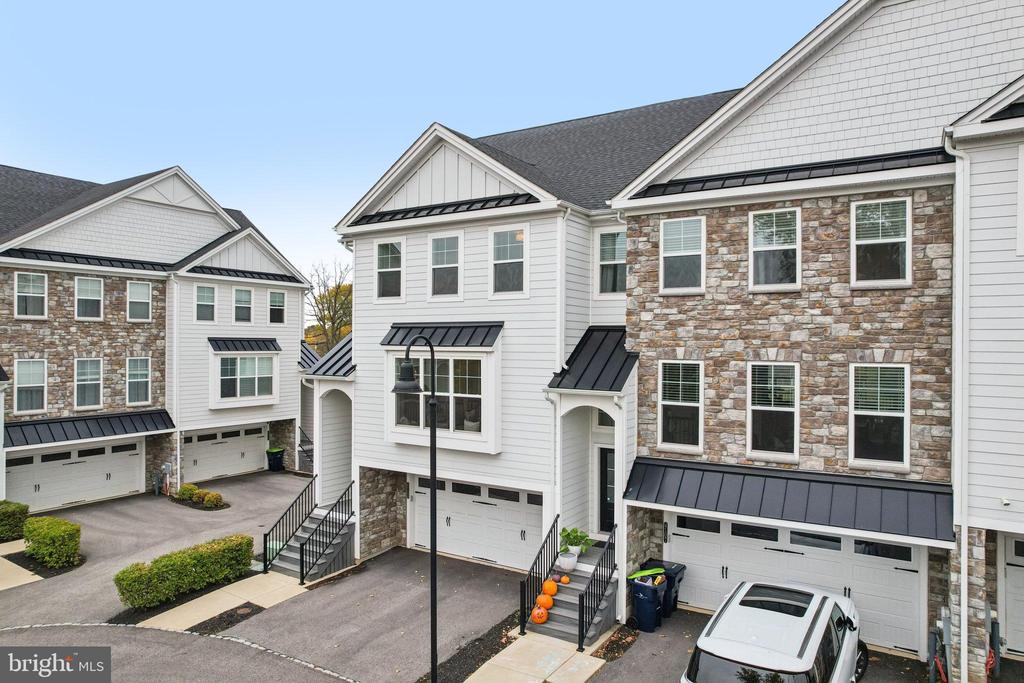 4109 ADDISON COURT