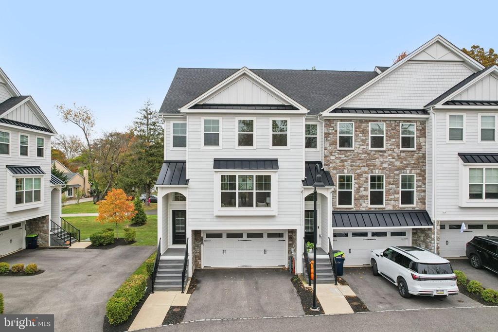 4109 ADDISON COURT