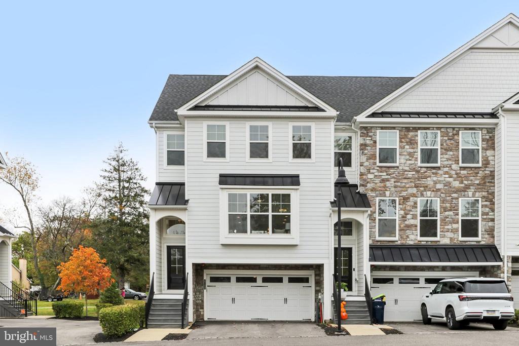 4109 ADDISON COURT