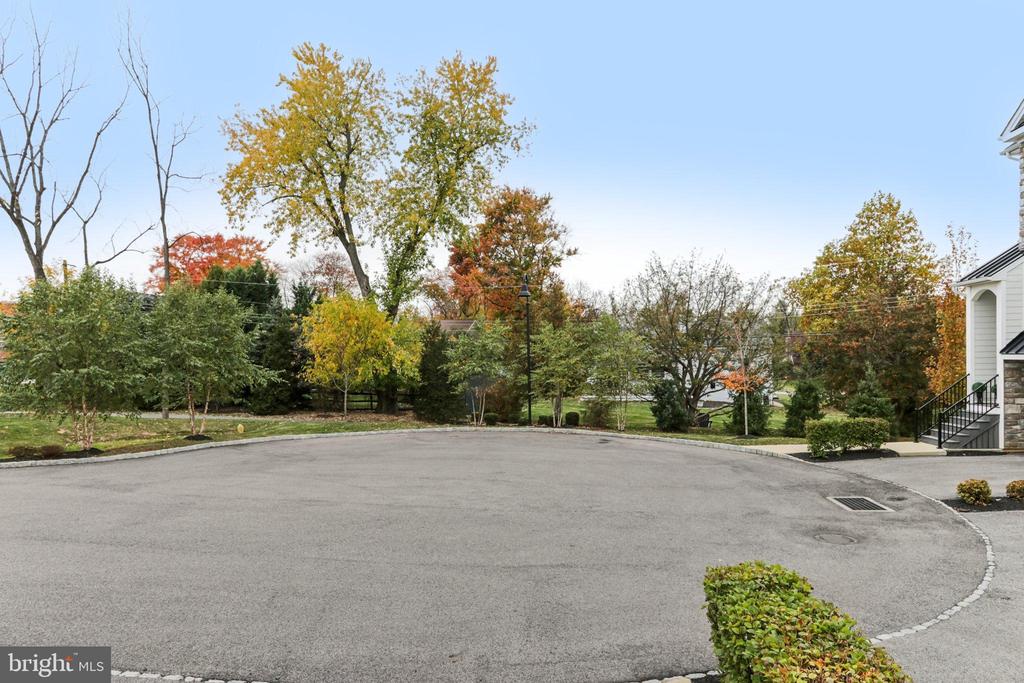 4109 ADDISON COURT