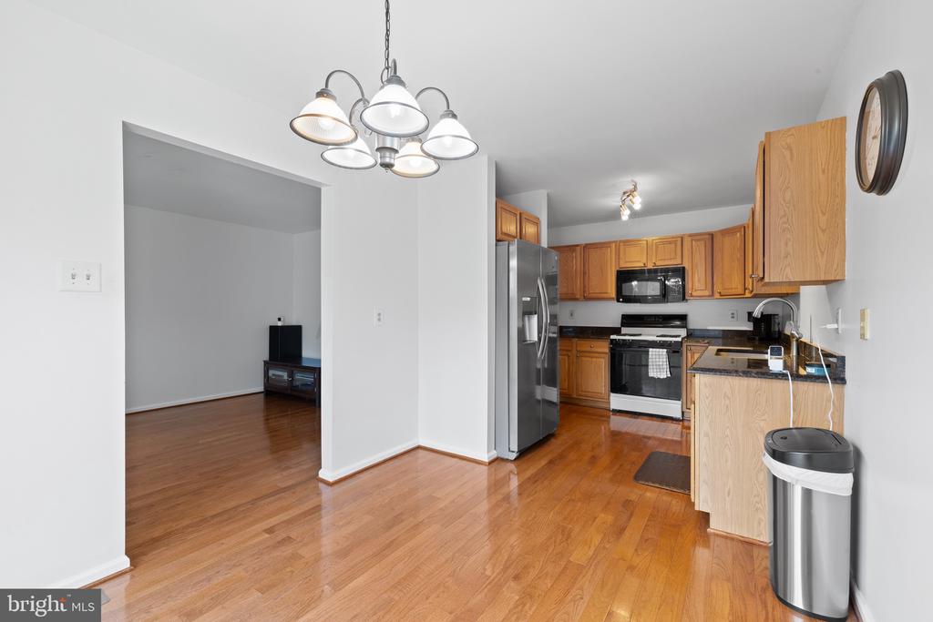 592 BLACKMOOR COURT