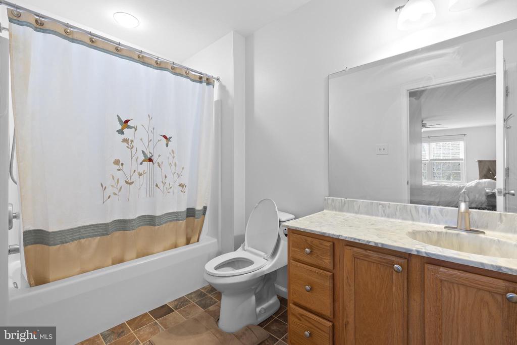 592 BLACKMOOR COURT