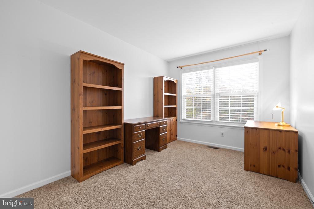 592 BLACKMOOR COURT