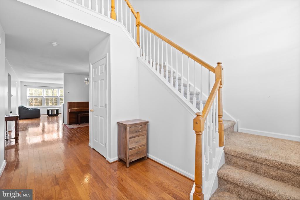 592 BLACKMOOR COURT