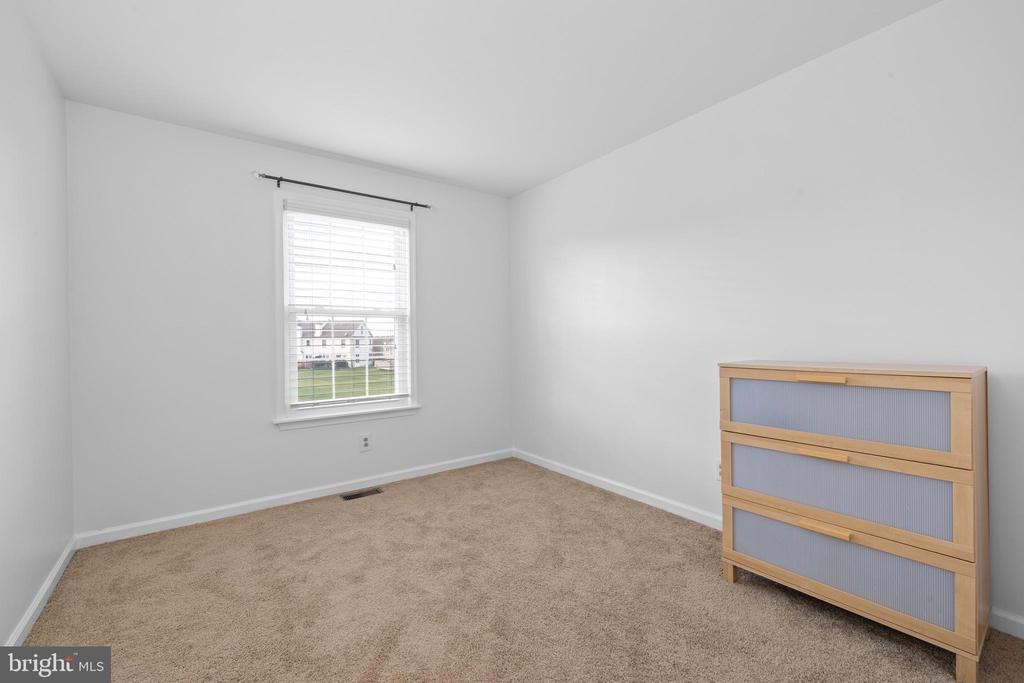 592 BLACKMOOR COURT