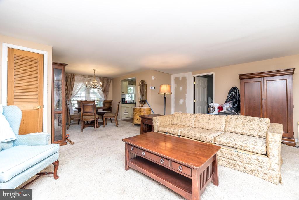 61 LONGWOOD PLACE