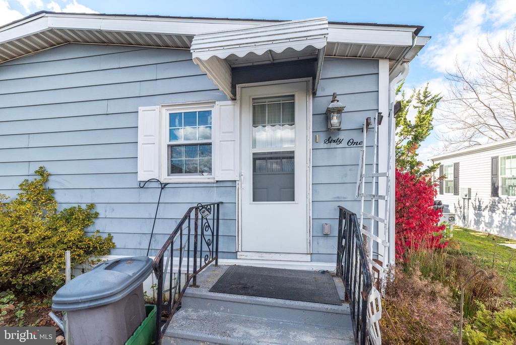 61 LONGWOOD PLACE