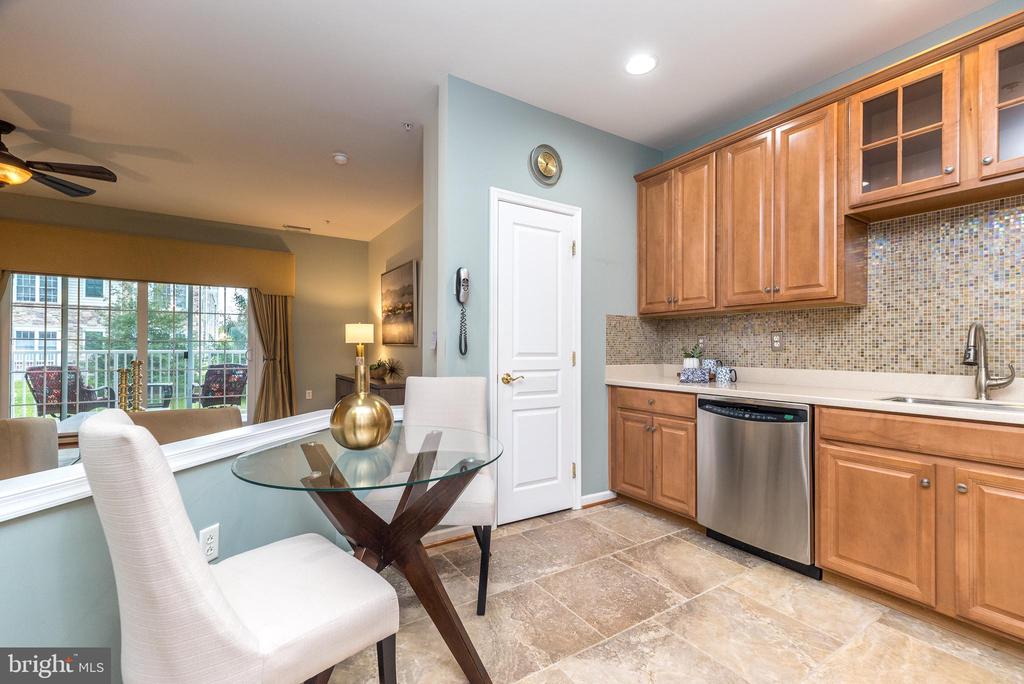 4103 LILAC COURT