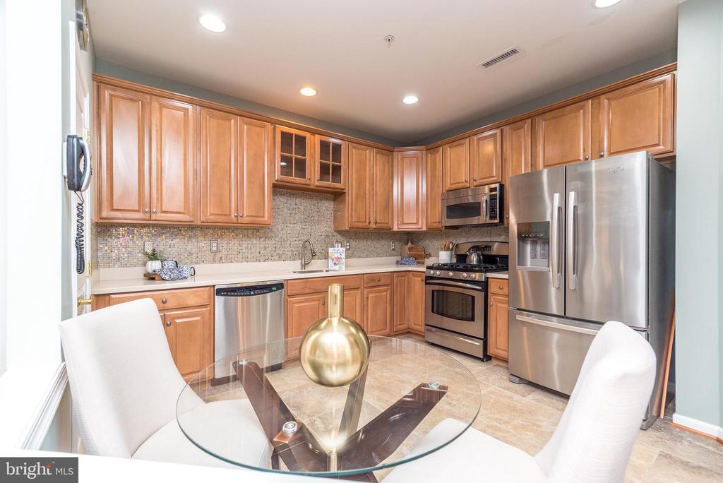 4103 LILAC COURT