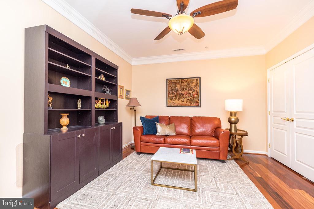 4103 LILAC COURT