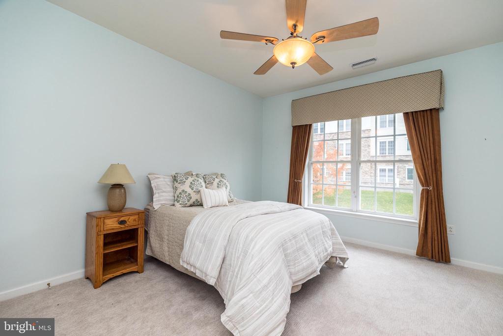 4103 LILAC COURT