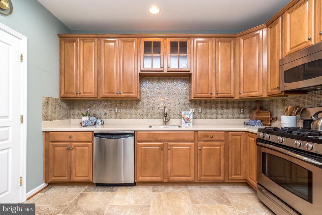 4103 LILAC COURT