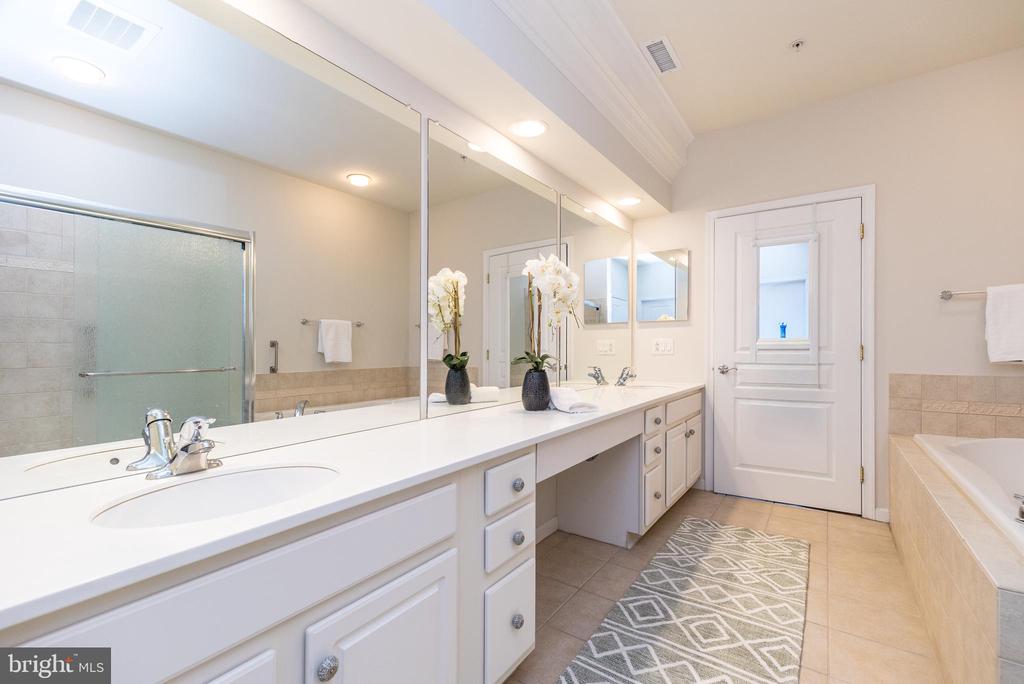 4103 LILAC COURT