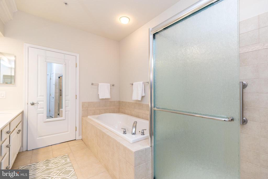 4103 LILAC COURT