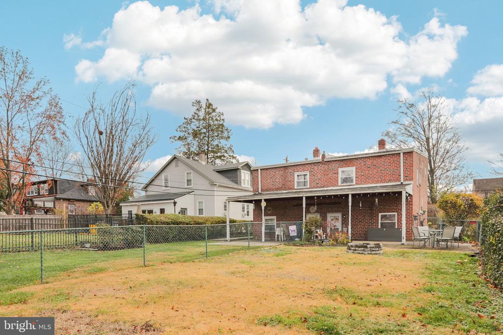 21 JONES AVE