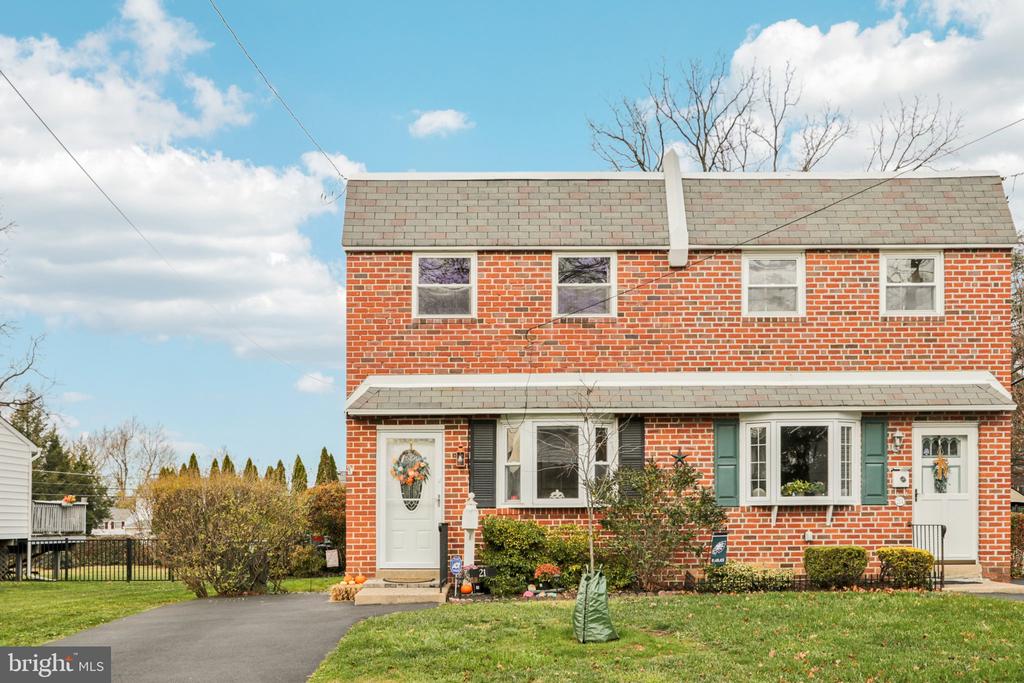 21 JONES AVE