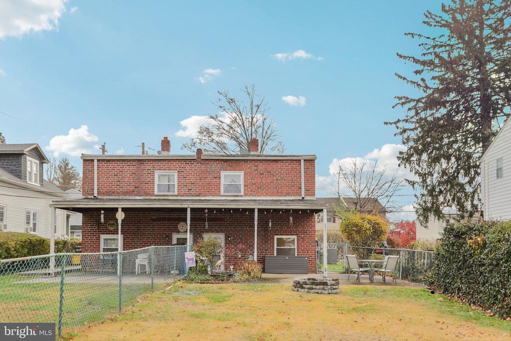 21 JONES AVE