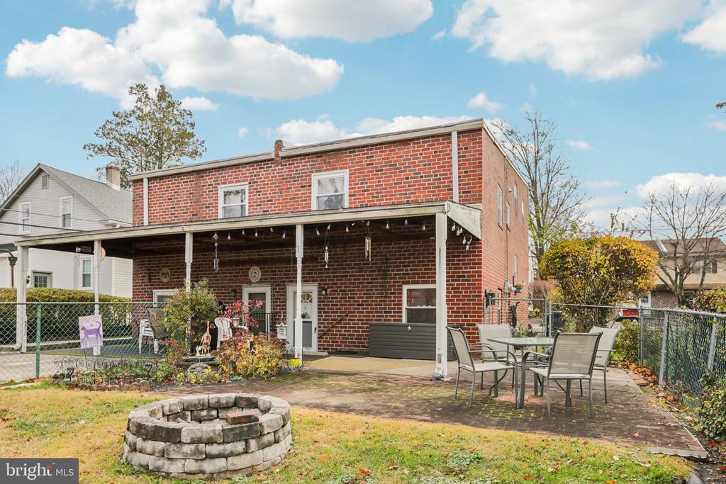 21 JONES AVE