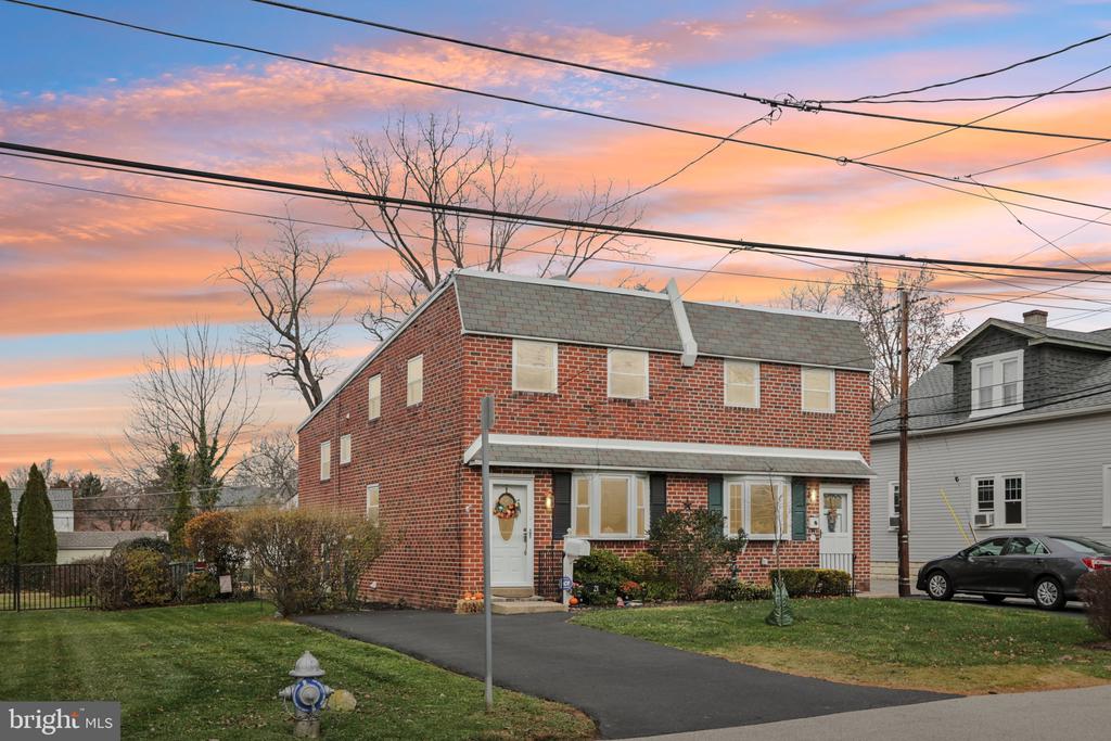 21 JONES AVE