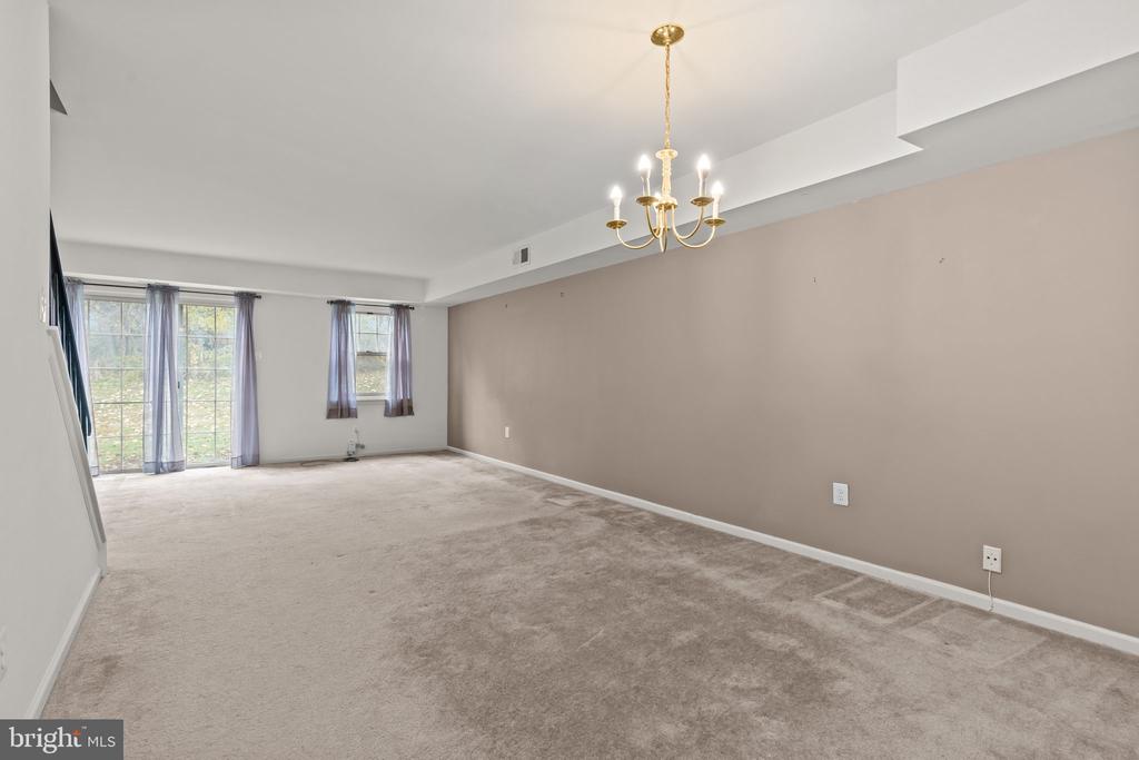18 YORKTOWN COURT