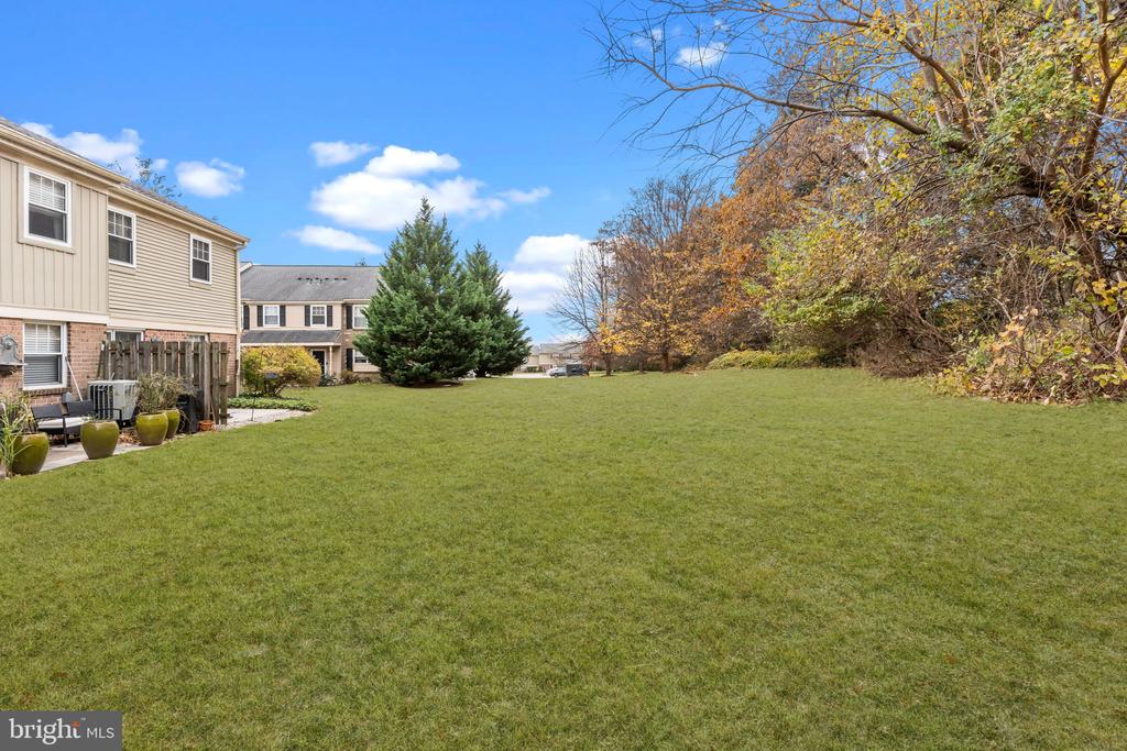 18 YORKTOWN COURT