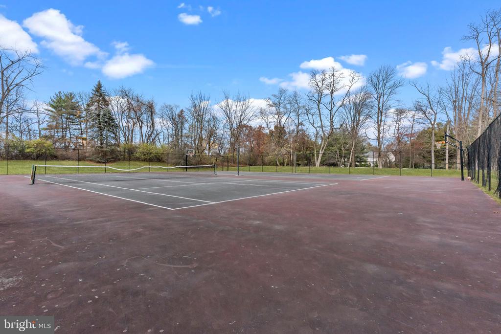 18 YORKTOWN COURT
