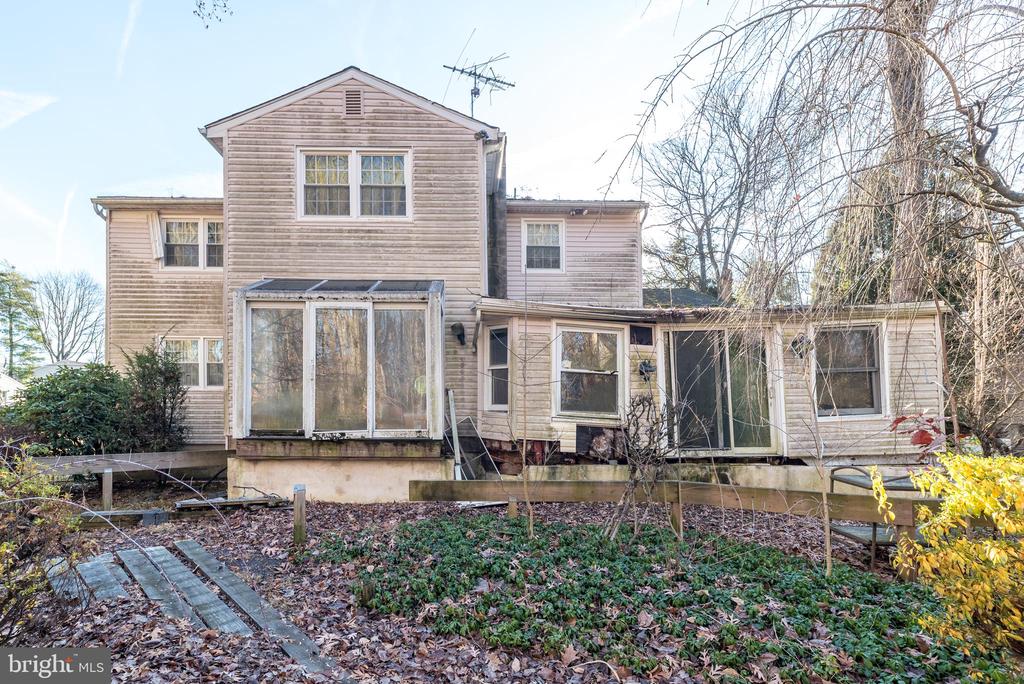 3225 BURN BRAE DRIVE