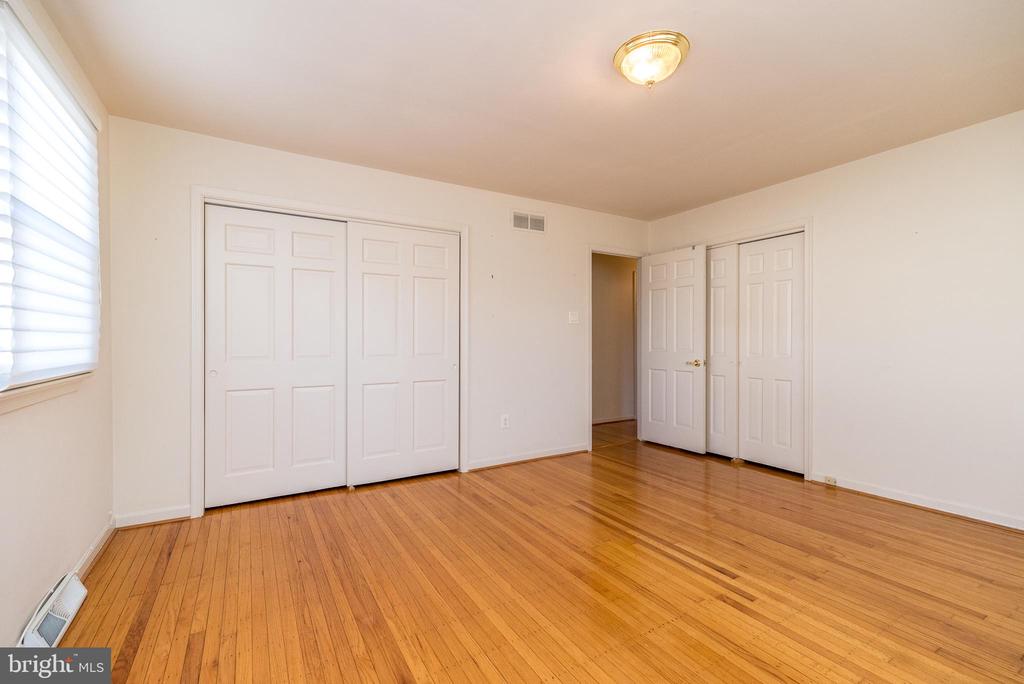 7 VERA LANE