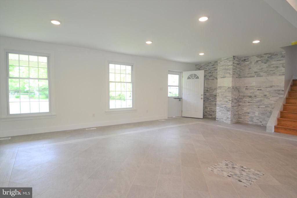 1436 E LAMPLIGHTER LANE