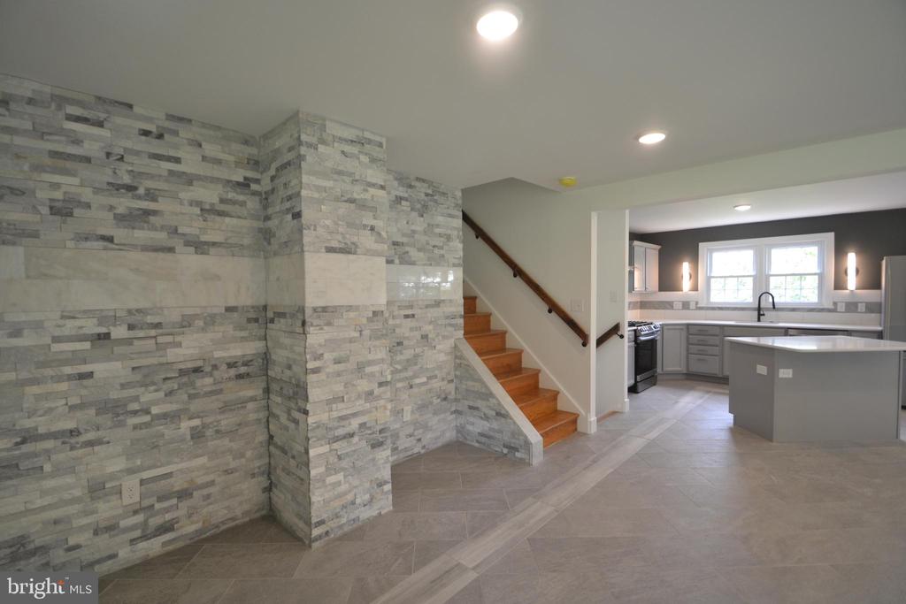 1436 E LAMPLIGHTER LANE