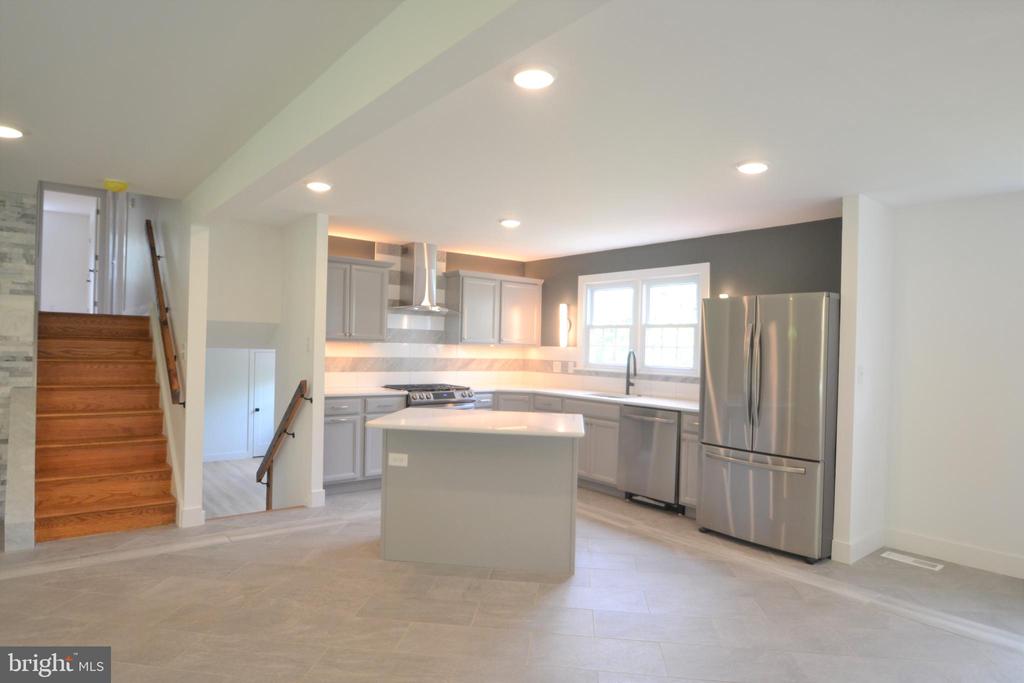 1436 E LAMPLIGHTER LANE